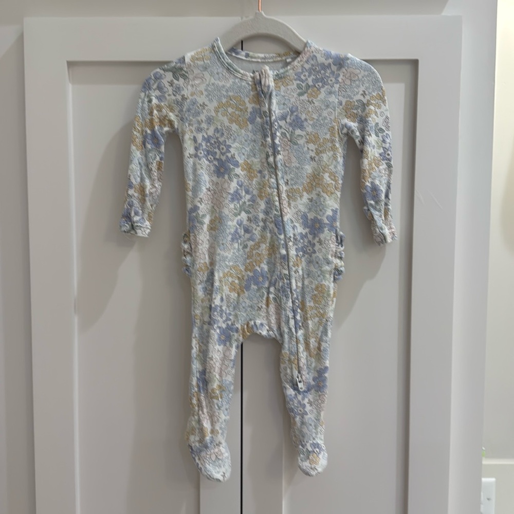 Angel Dear Floral Footie